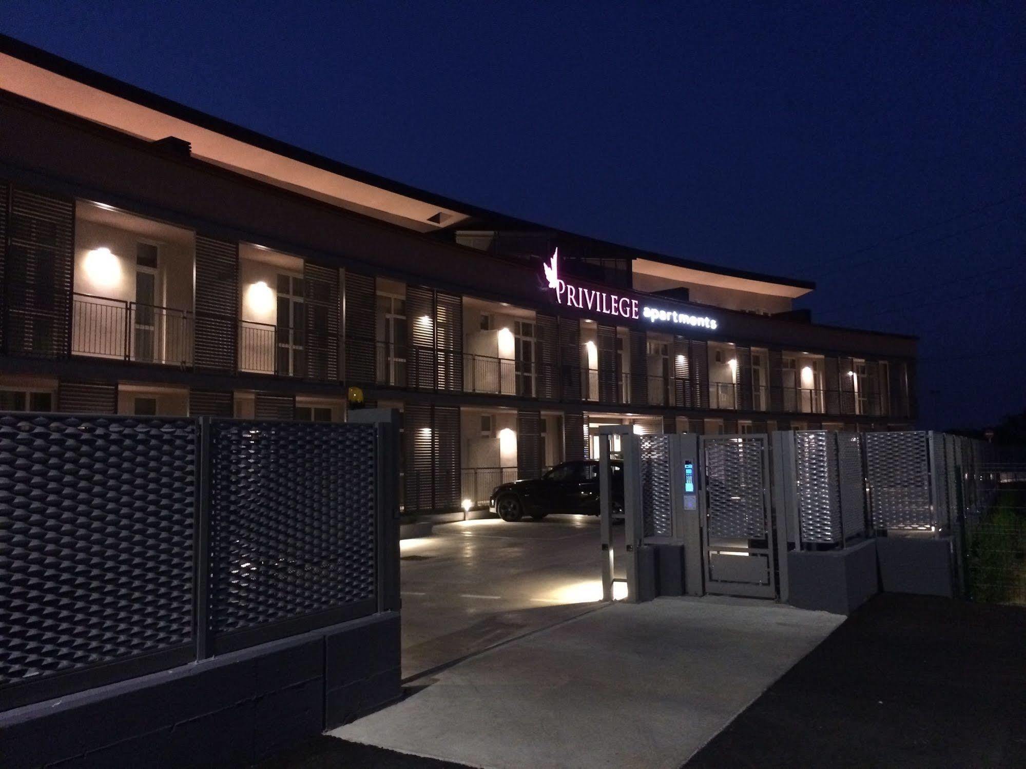 Privilege Apartments Vimercate Exteriör bild